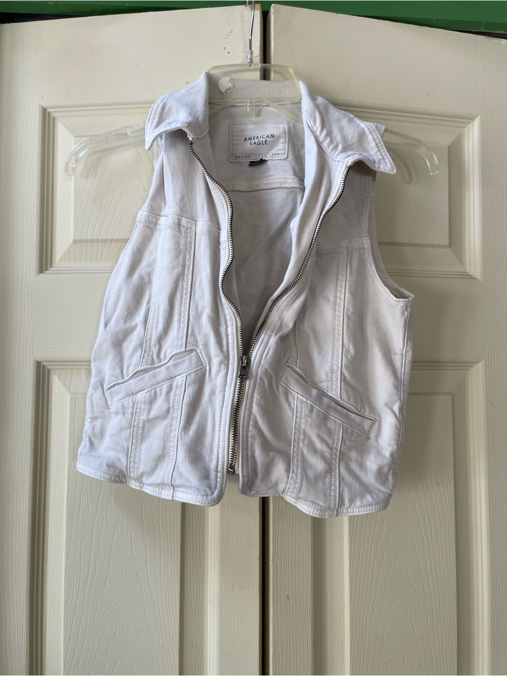 American Eagle Outfitters White Zip-Front Women's Vest